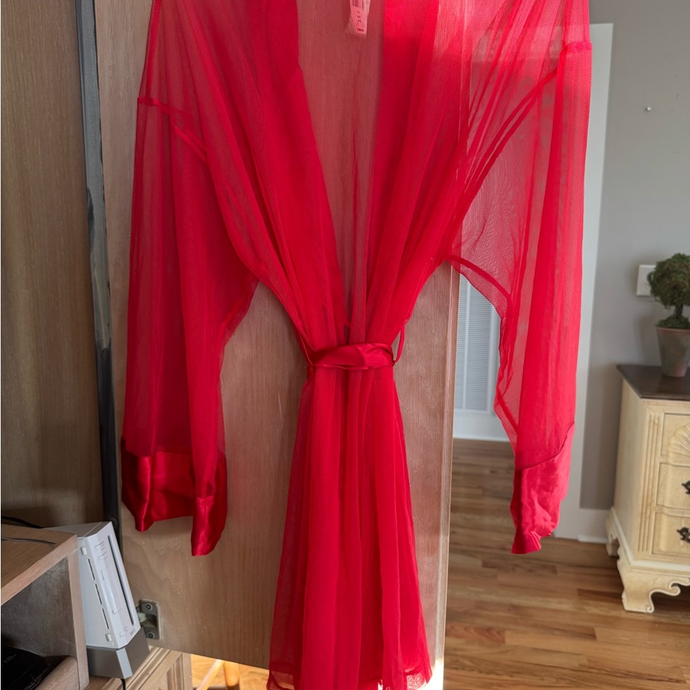 VS Elegant Red Sheer Robe - Picture 2 of 6
